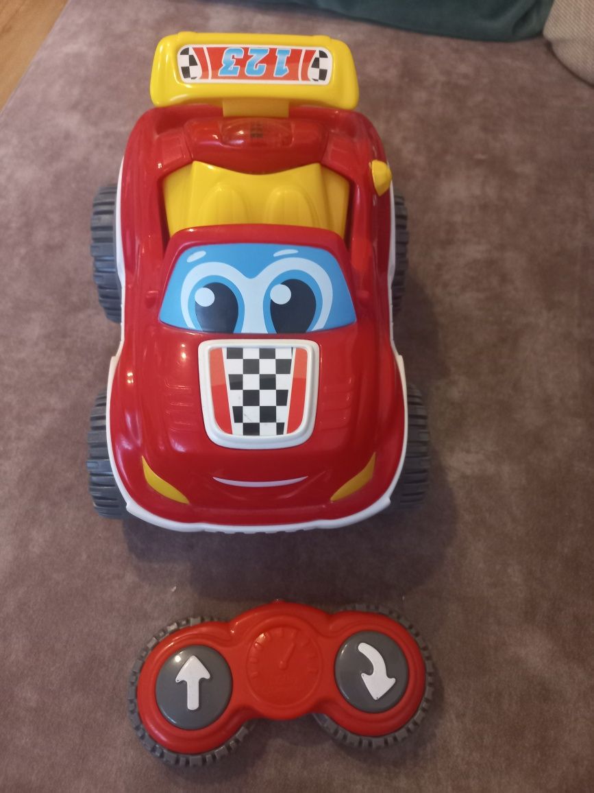Auto na pilota terenówka clementoni