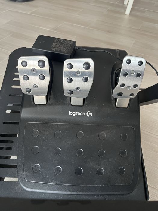 Volante gamer Logitech G29 ps4 pc + Suporte
