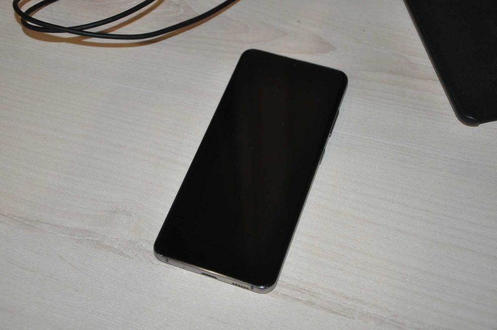 Samsung Galaxy S20 128GB Cosmic Gray + case!