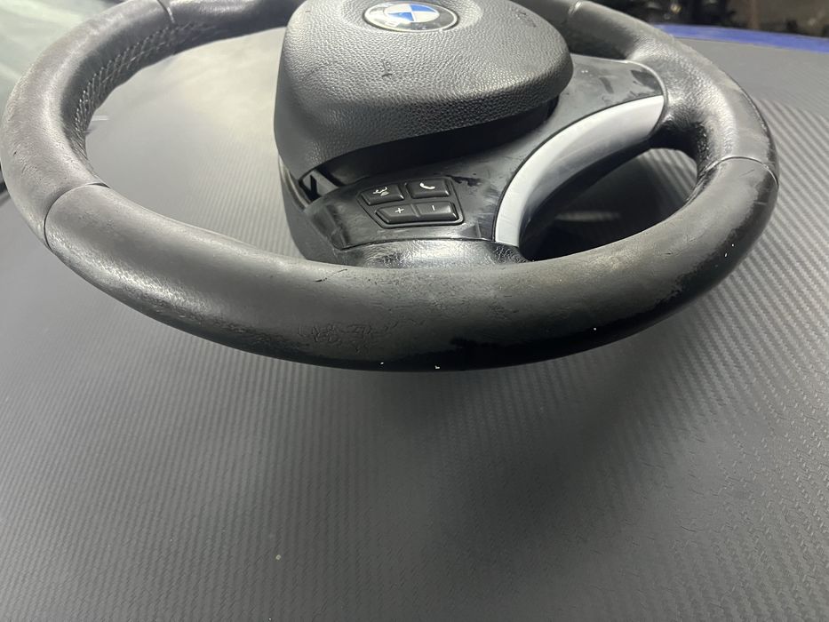 Kierownica BMW E90/E91/E92 z przyciskami multifunkcyjnymi
