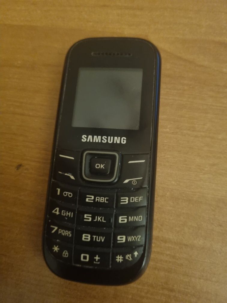 Samsung GT-E1200 - uszkodzony