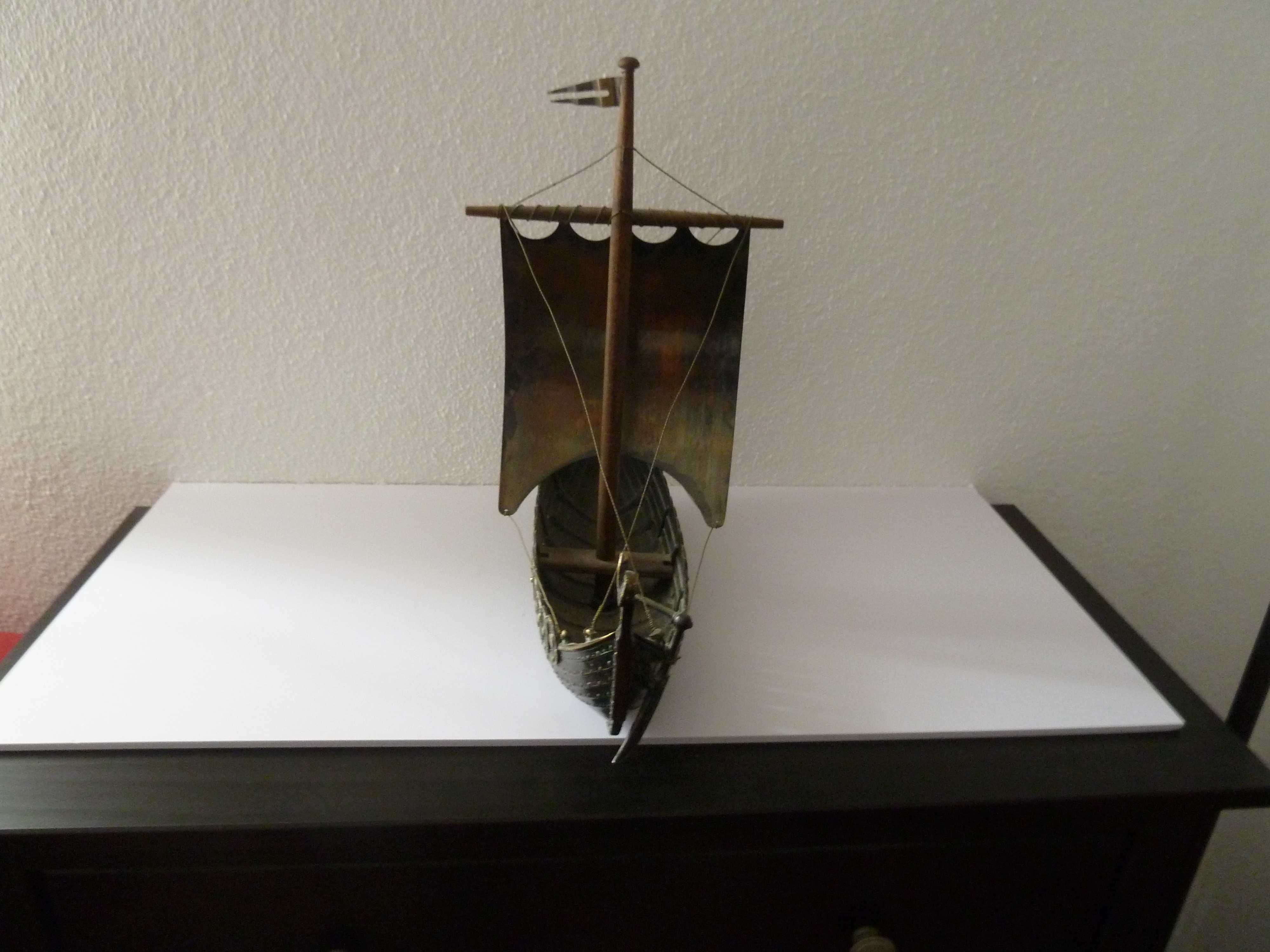 Barco Drakkar Vikingo