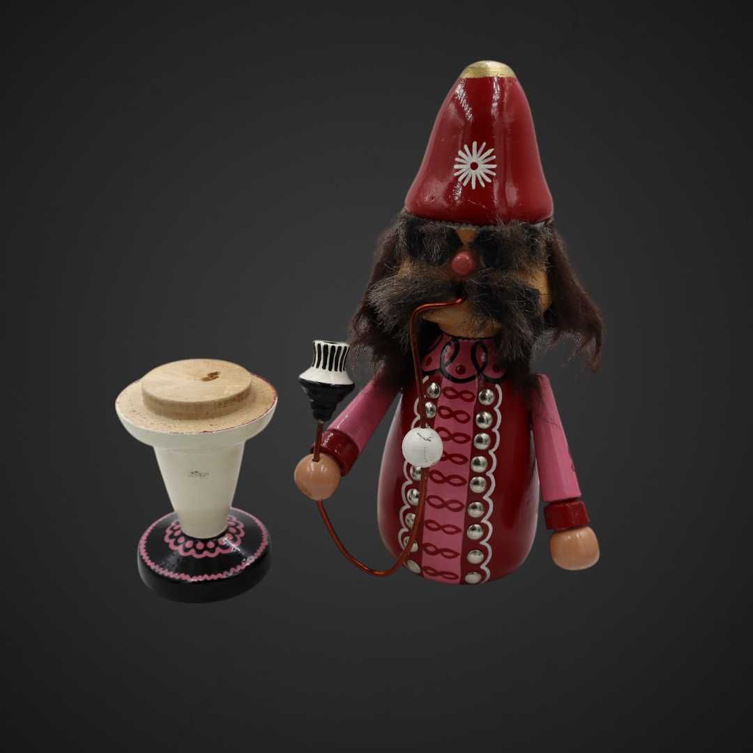 Drewniana figurka DDR na kadzidełka Paląca figurka  B51/051554