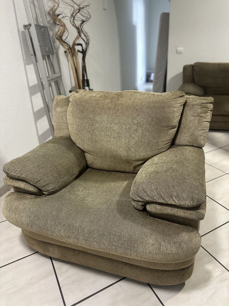 Sofá-cama e 2 Poltronas