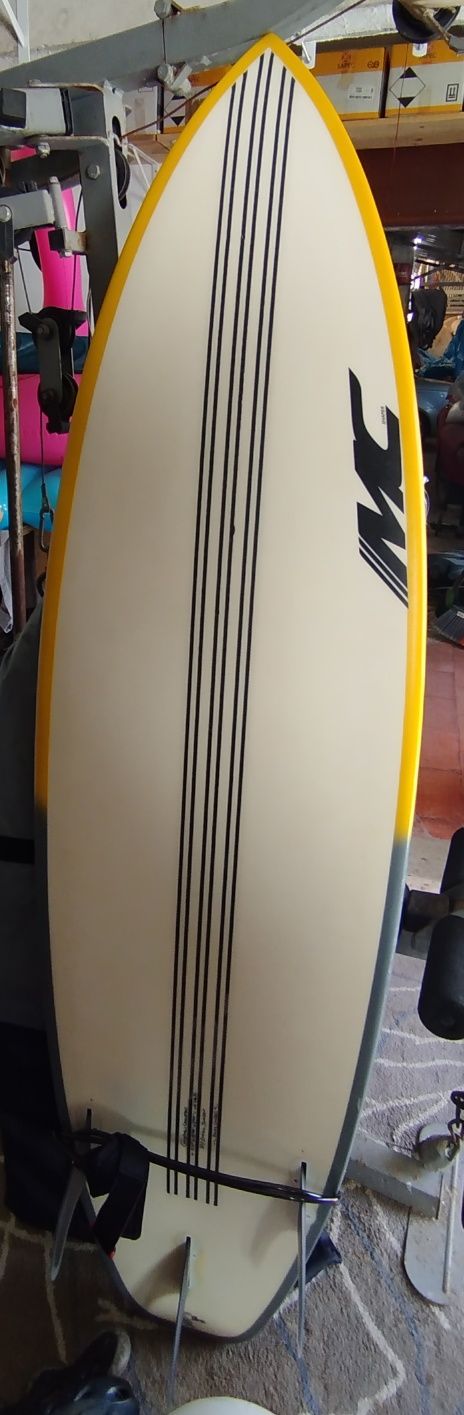 Prancha de surf 5'11 NOVA