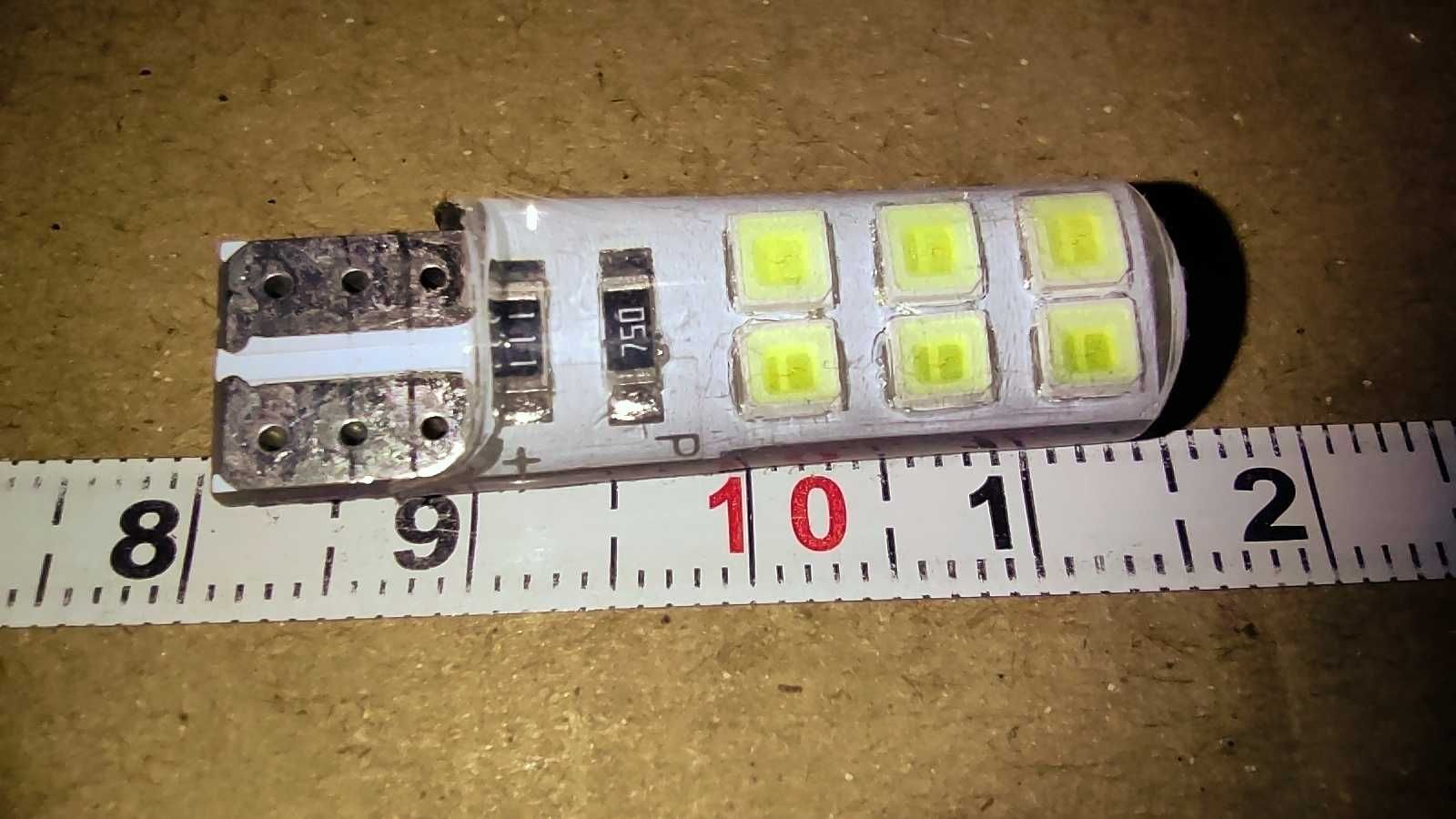 Лампочка LED T10 в подфарник