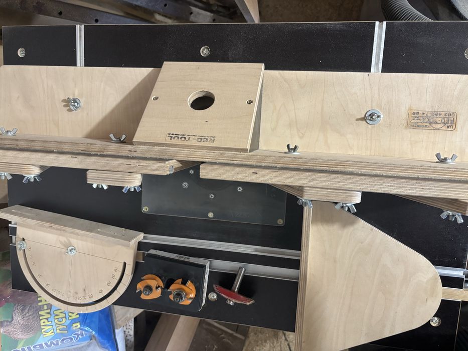 Продам фрезерний станок