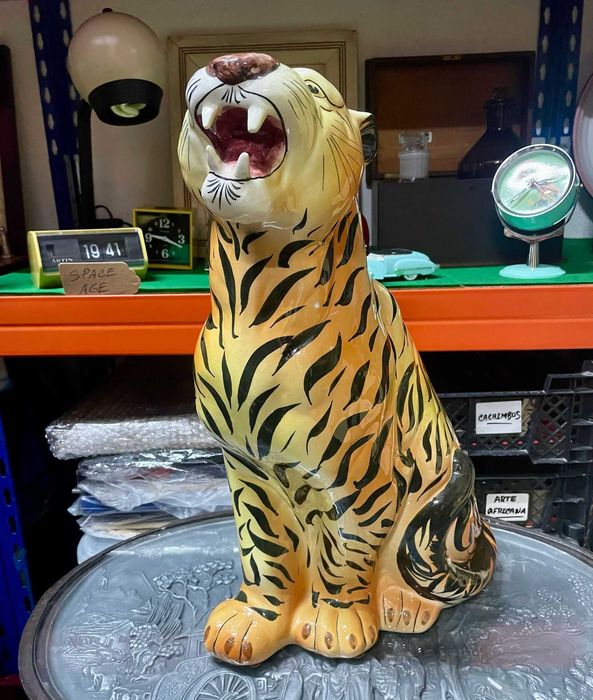 Tigres e outros felinos antigos e vintage