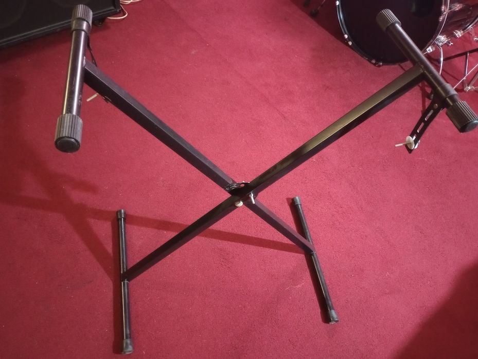 Музыкальное оборудование ударные