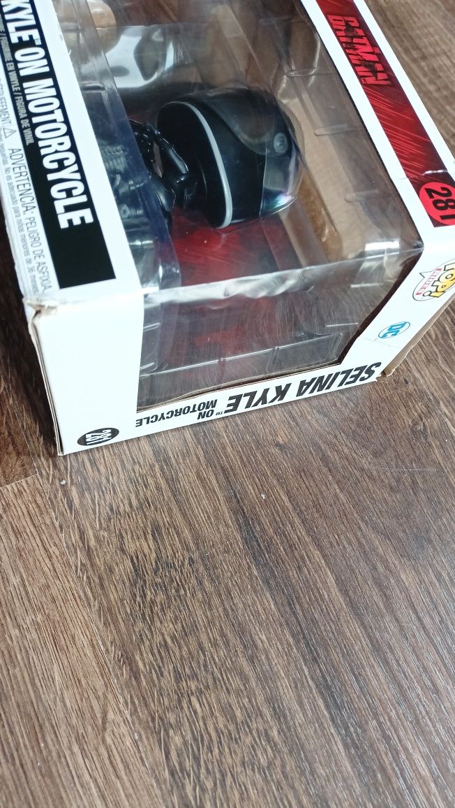 Funko Pop Captain Carter 1033 Selina Kyle 281