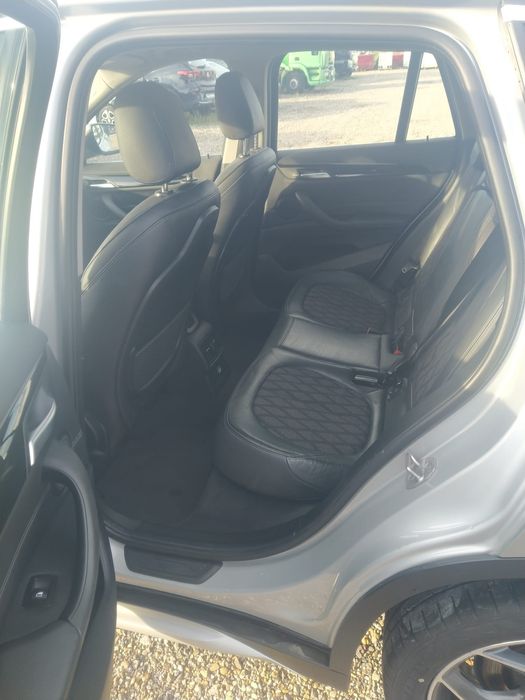 BMW X1  2.0 D queimado