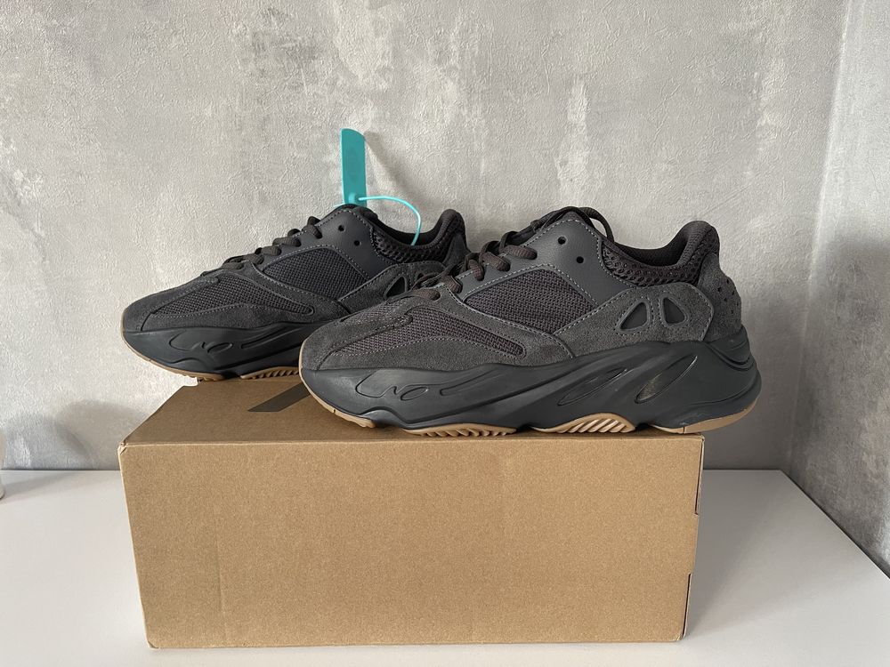 Adidas Yeezy boost 700 41 розмір