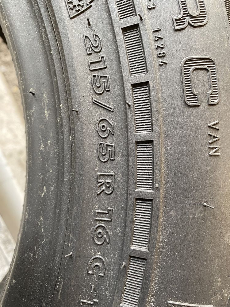 Opona pojedyncza 215/65/16 C Nokian WR C