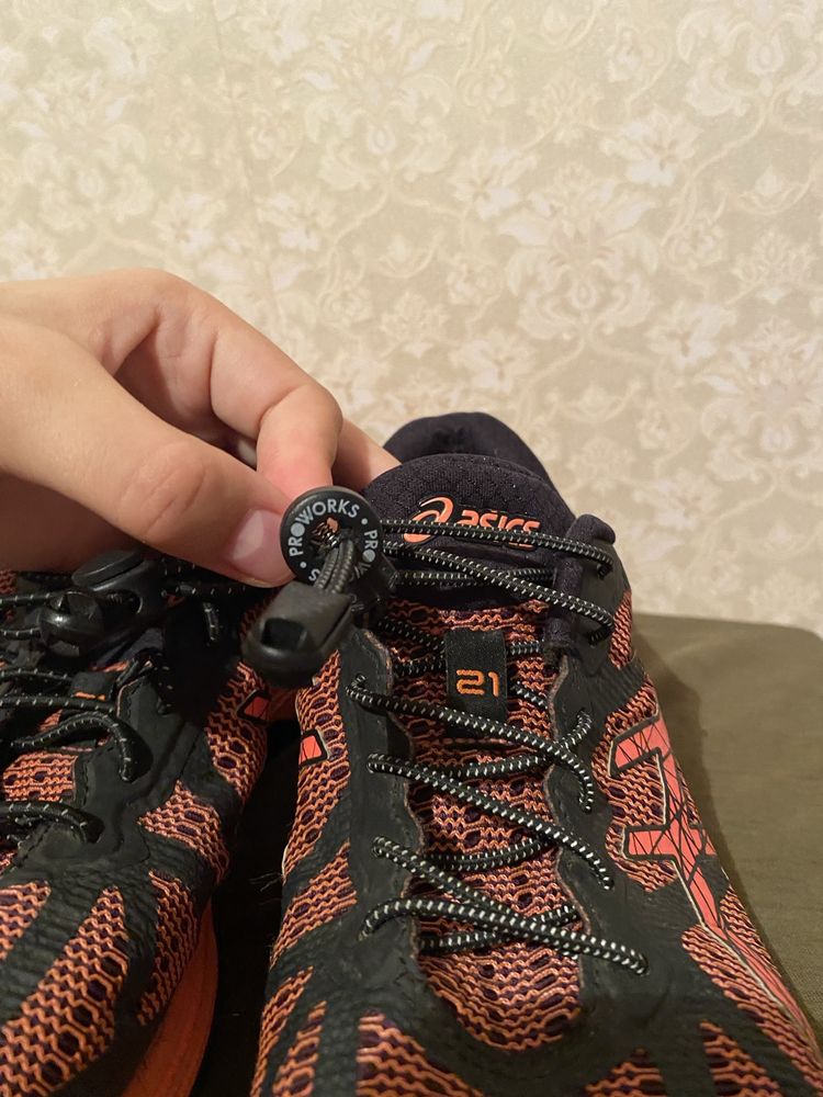 Кросівки асікс (asics)