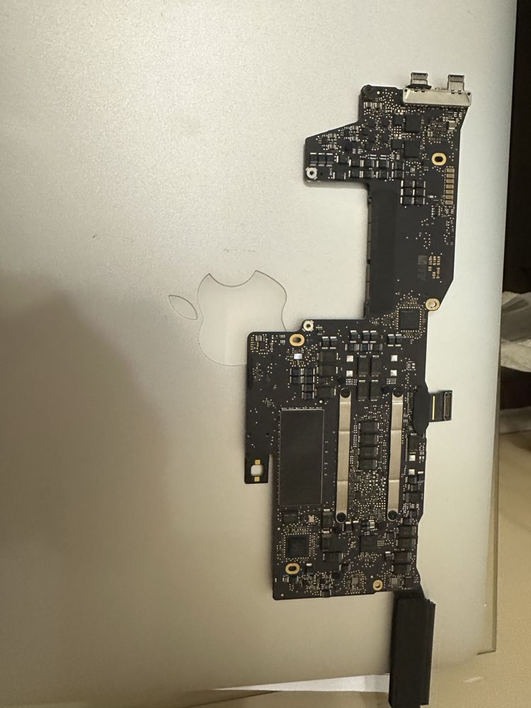 Материнська плата macbook pro a1708 2017