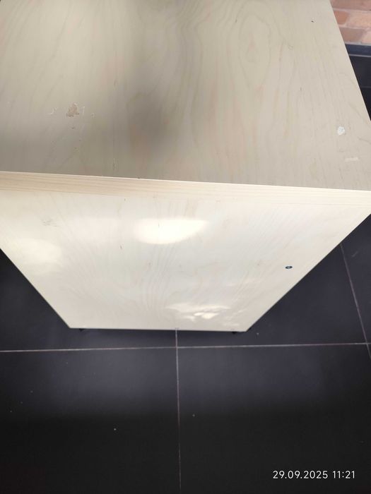 Stolik biurko biureczko szafka Ikea