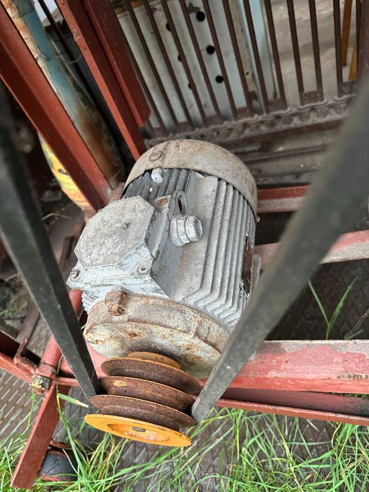 Електромотор Єлектродвигун 2.2\1500