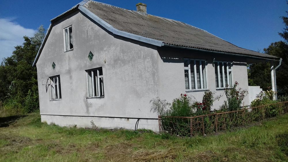 Продаєтся будинок.