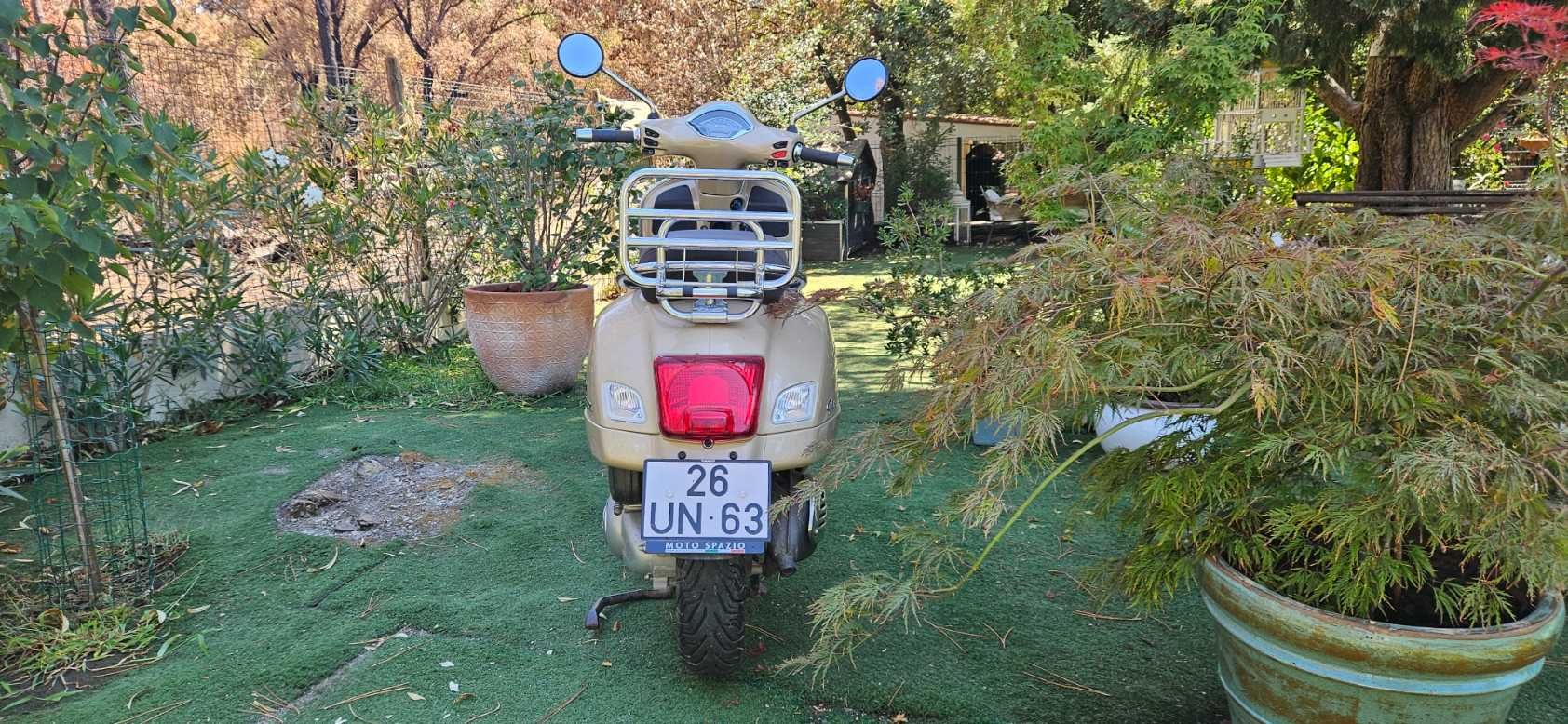VESPA 300 (Piaggio MP3 300)