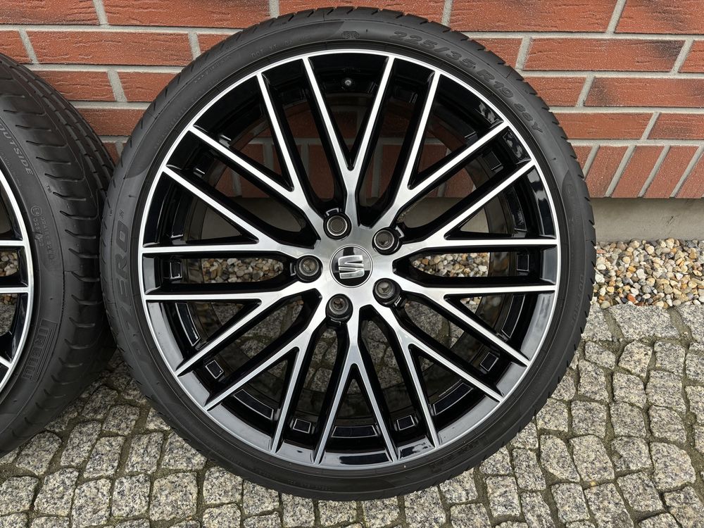 Ori Seat Leon Cupra 225/35 R19 Pirelli 5x112 VW Seat Skoda 5F0