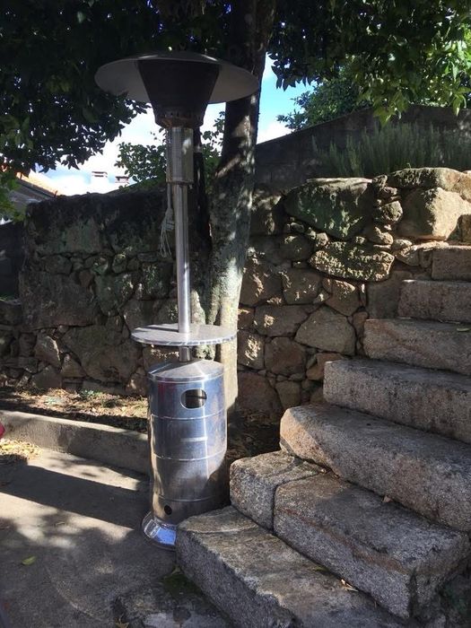 Aquecedor de exterior em bom estado