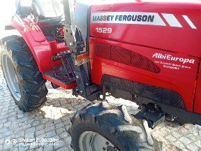 Trator Massey fergunson 1529