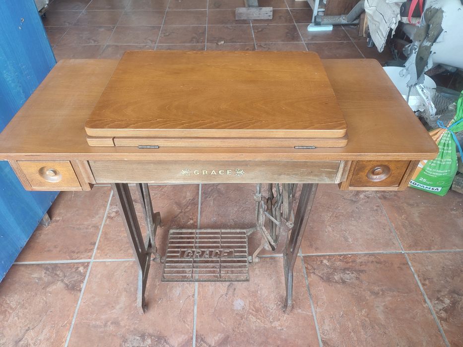 Máquina de costura antiga