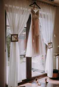 Zwiewna suknia ślubna Stella York