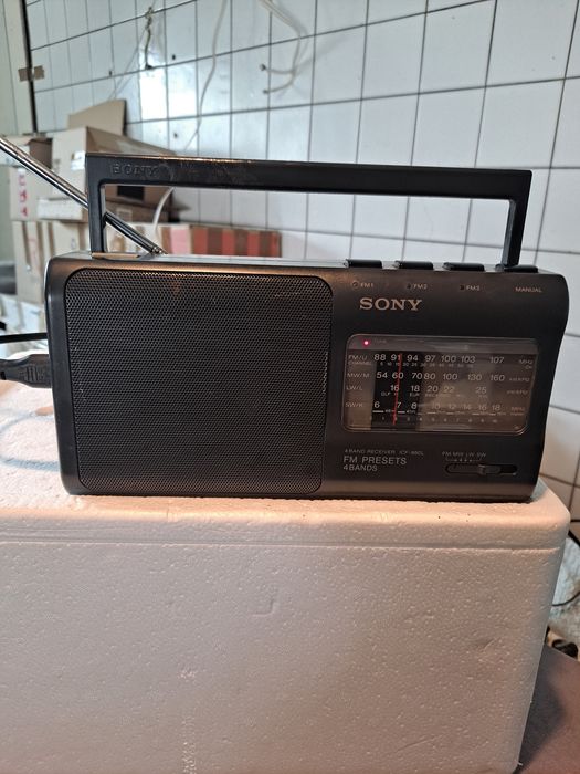 Radio Sony 4BAND ICF-880L