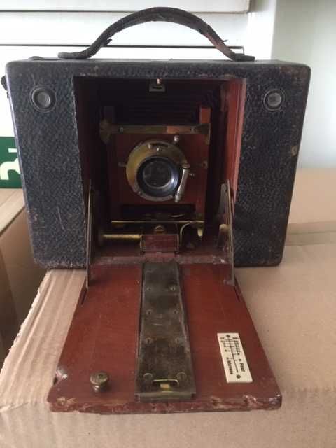 Câmera de cartucho nº 4 Kodak
Eastman Kodak Company