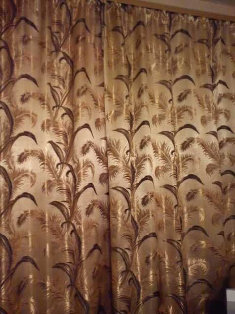 Комплект штор для кімнати.