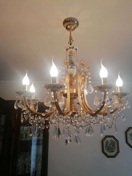 candeeiros de cristal e porcelana