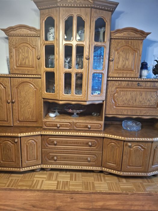 Kredens pokojowy 2 60szer 220 wys 1700 zl