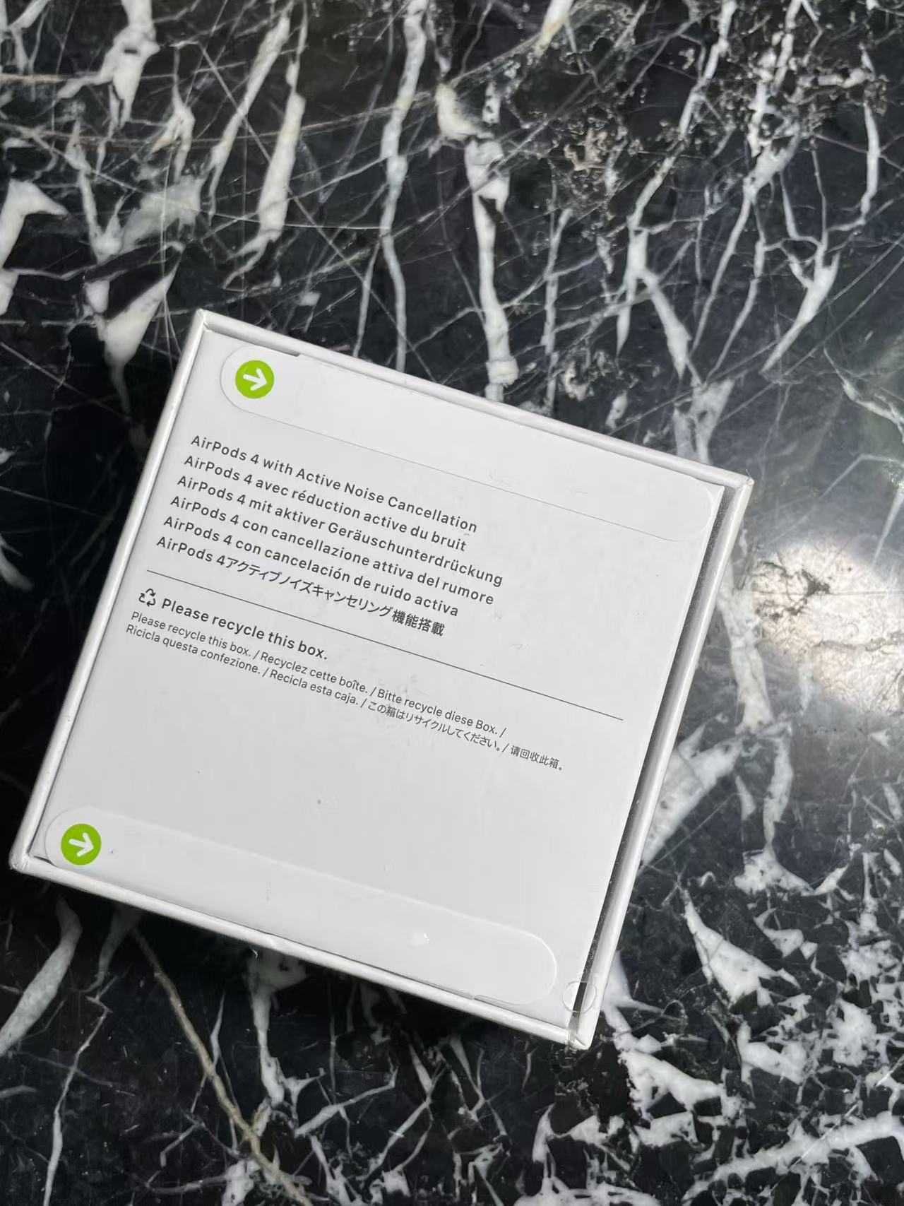 Zupełnie nowe, nieotwarte słuchawki A pple air pods4  A-N-C