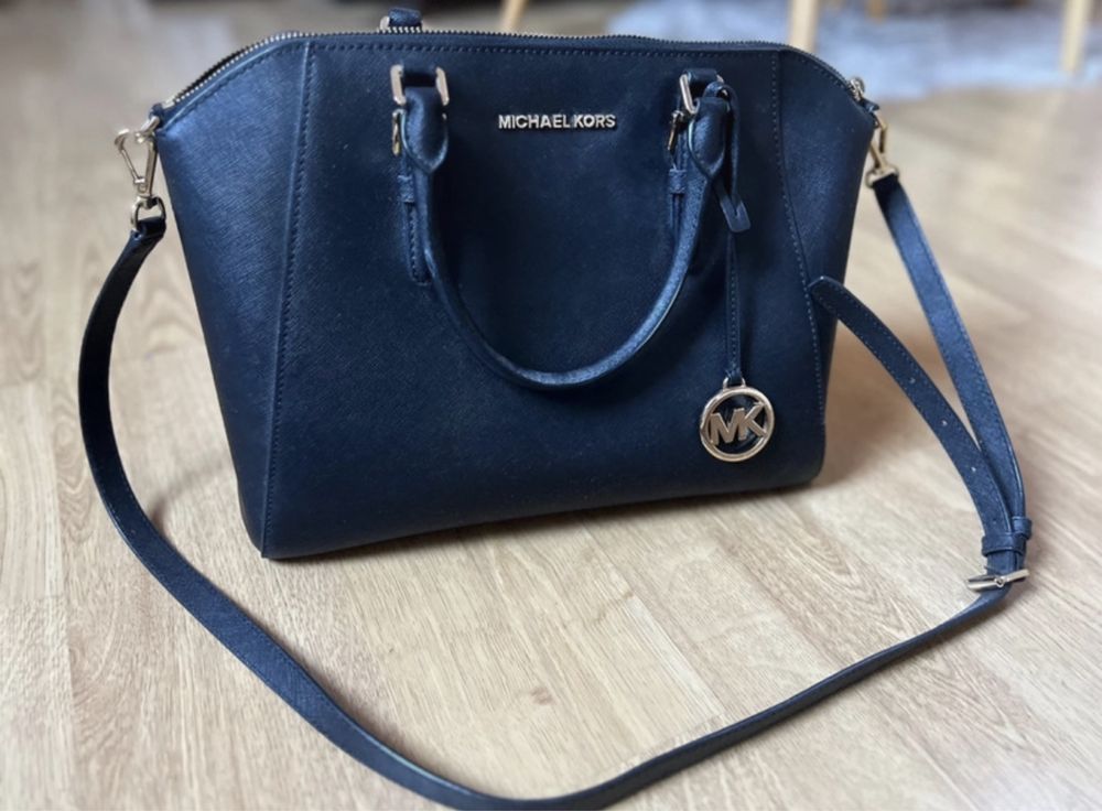 Czarna torebka Michael Kors