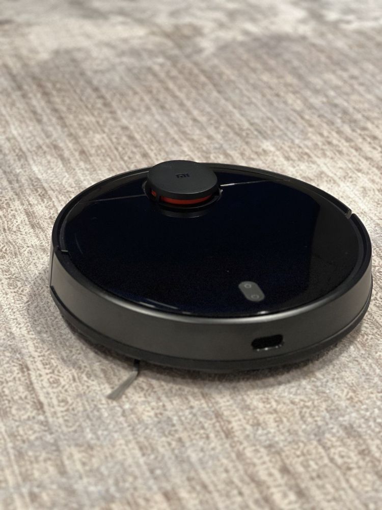 Продам робот-пылесос Mi robot vacuum-Mop P