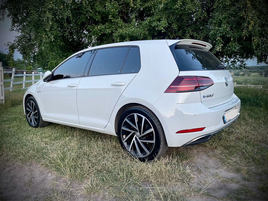 Оренда електромобіля VW e-golf 36квт