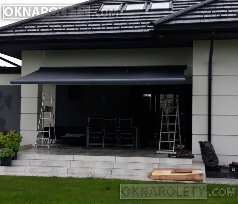 Markiza tarasowa w pełnej kasecie aluminiowej Antracyt 450x300 Napęd