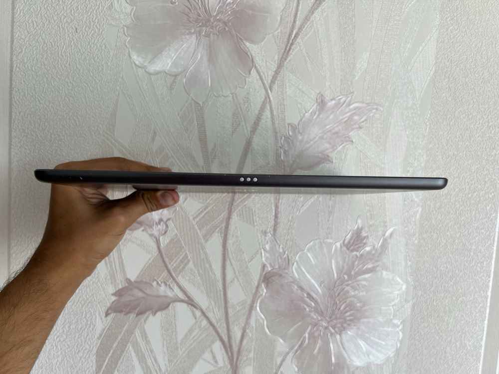 iPad 8 32 GB WI FI + LTE