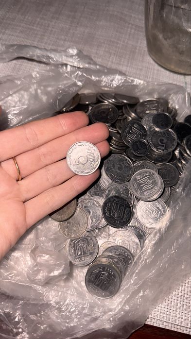 Продам монети 5 , 1992 року та інших років