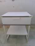 Vendo Mesa de cabeceira marca Ikea Modelo Trysil