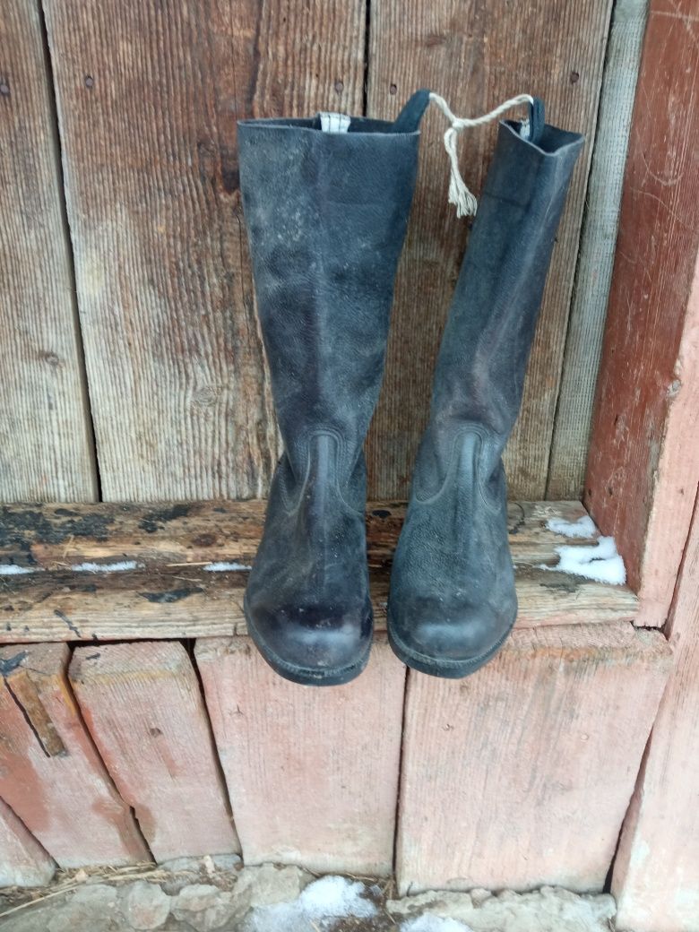 Продам чоботи ялові , шкіряні , взуття