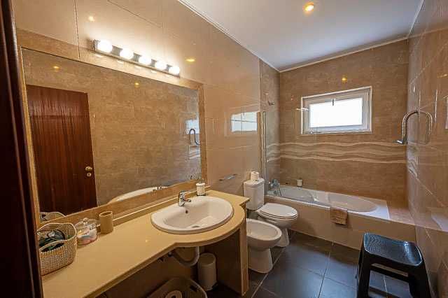 Casa com vista mar e vila de Sesimbra