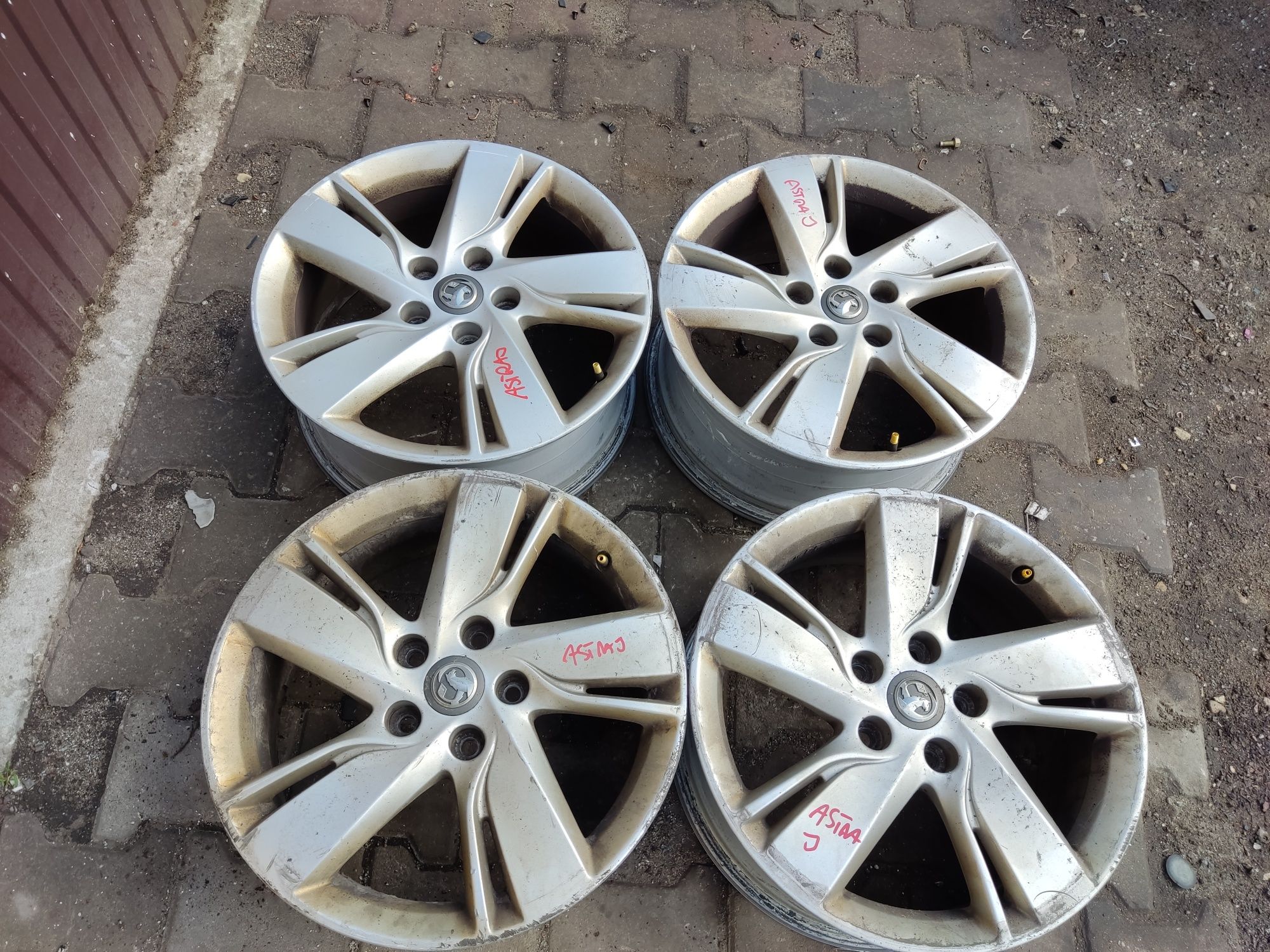 Felgi 17cali OPEL ASTRA J 7j et 44