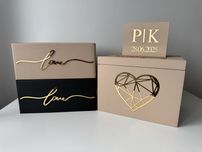 Beżowe pudełko na koperty obrączki koszyczki ratunkowe pleksi personal