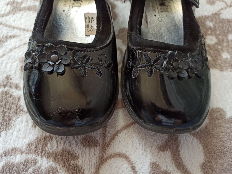 Czarne buty lakierki baleriny rozmiar 32