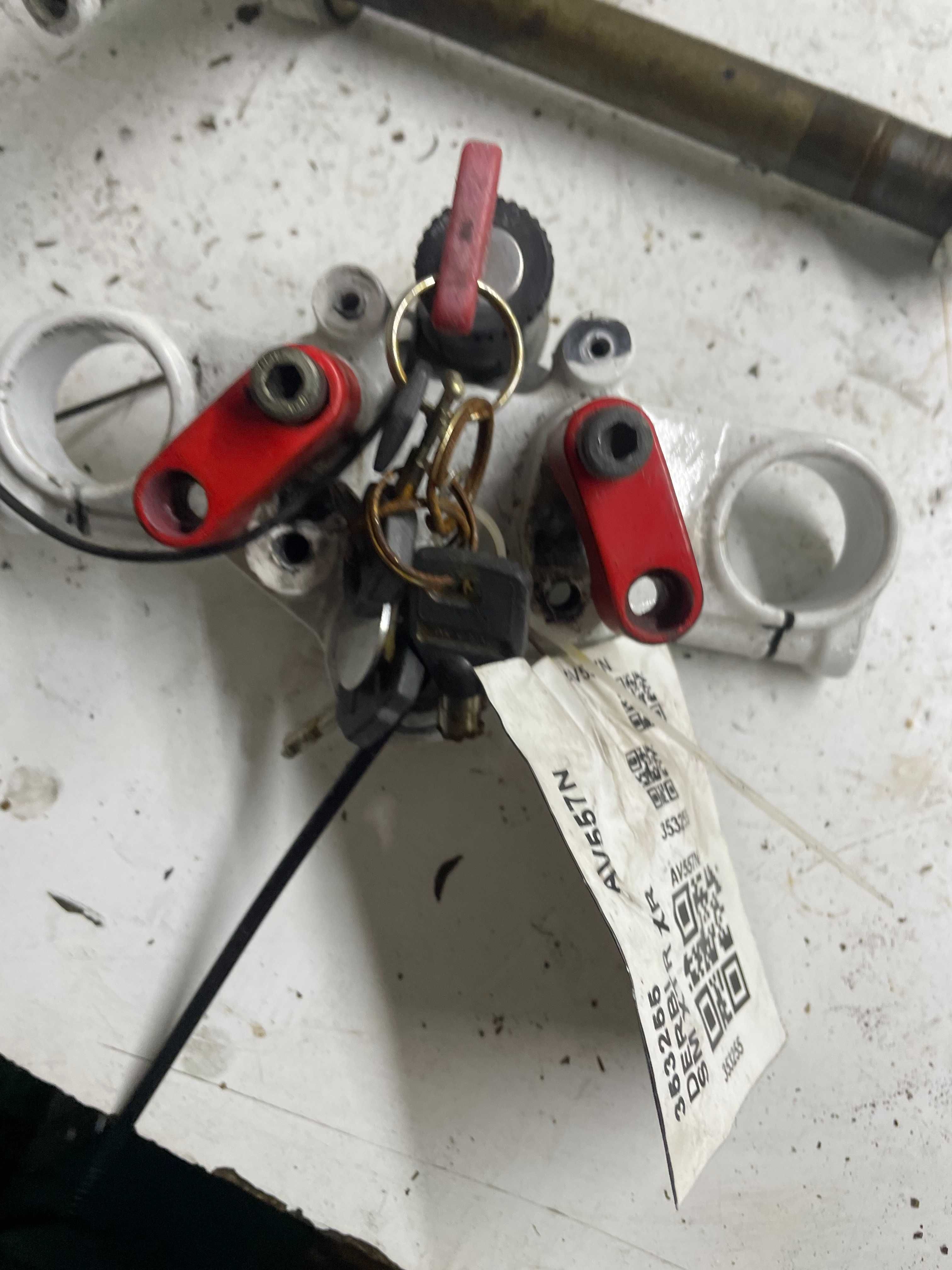 Derbi senda sm xtreme xr 50 półki zawieszenia sztyca stacyjka
