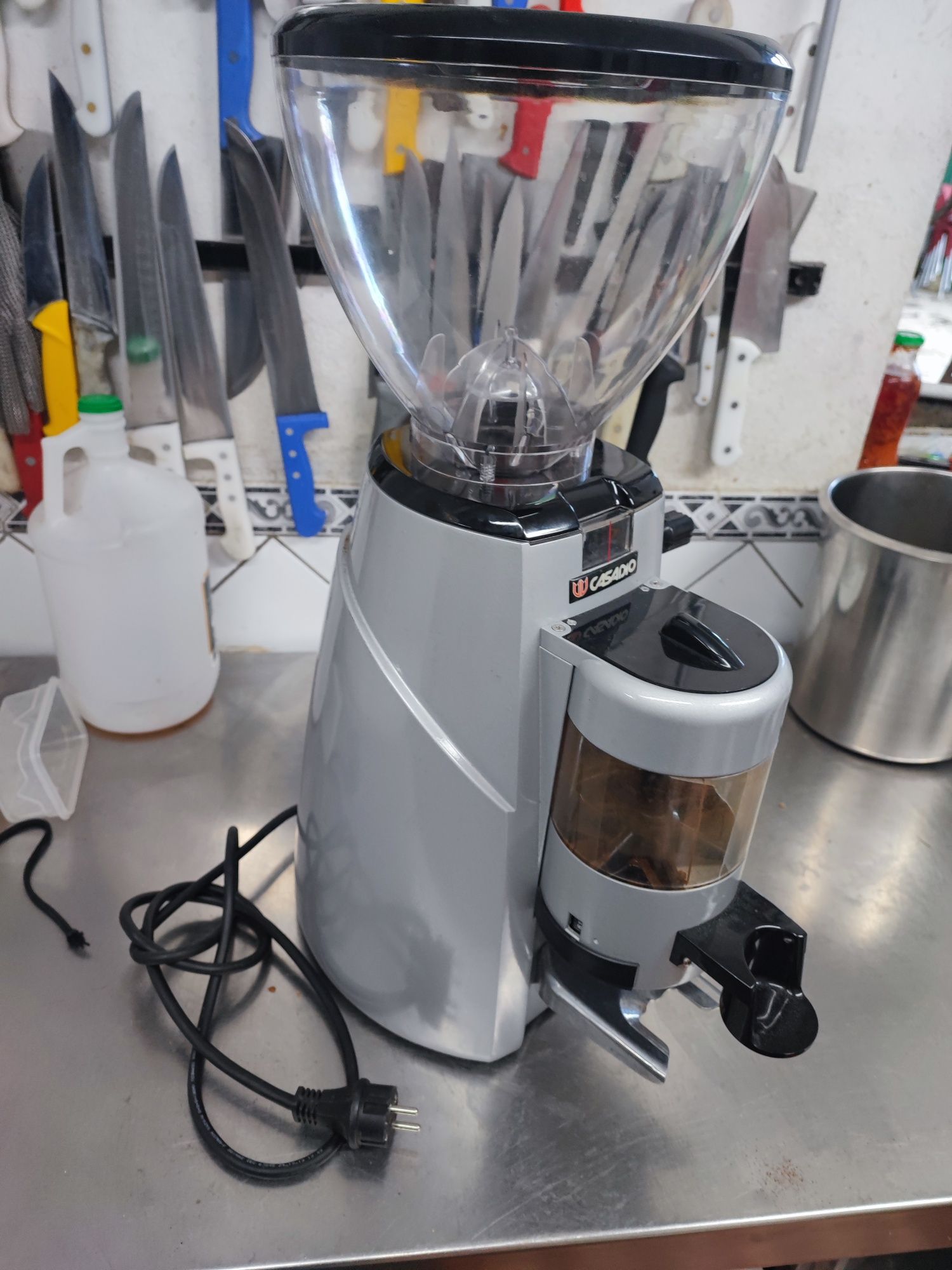 Moinho de café estado quase novo