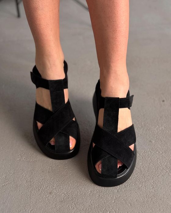 Ідеальні босоніжки з натуральної замші