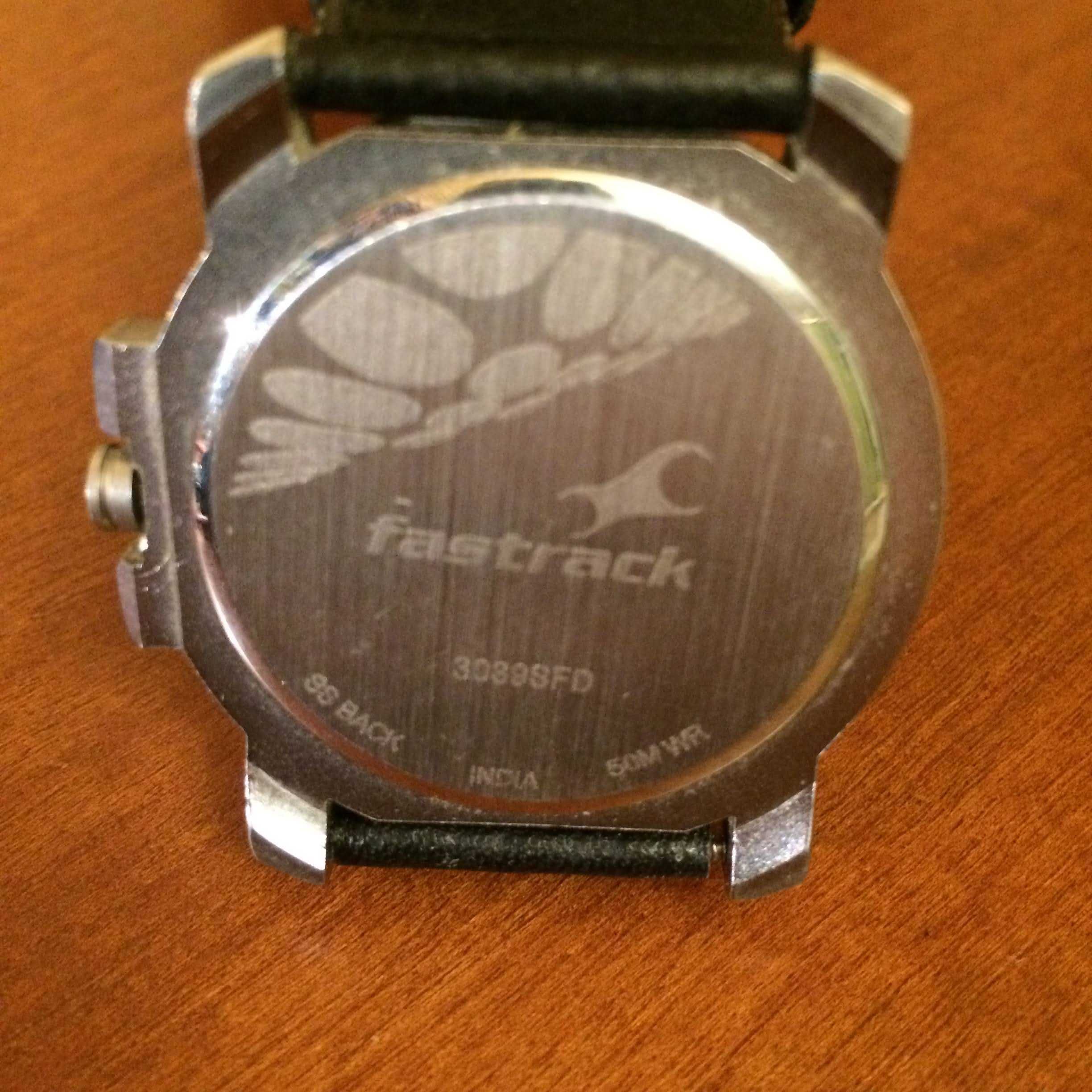 Мужские часы Fastrack Watch  на кожаном ремешке